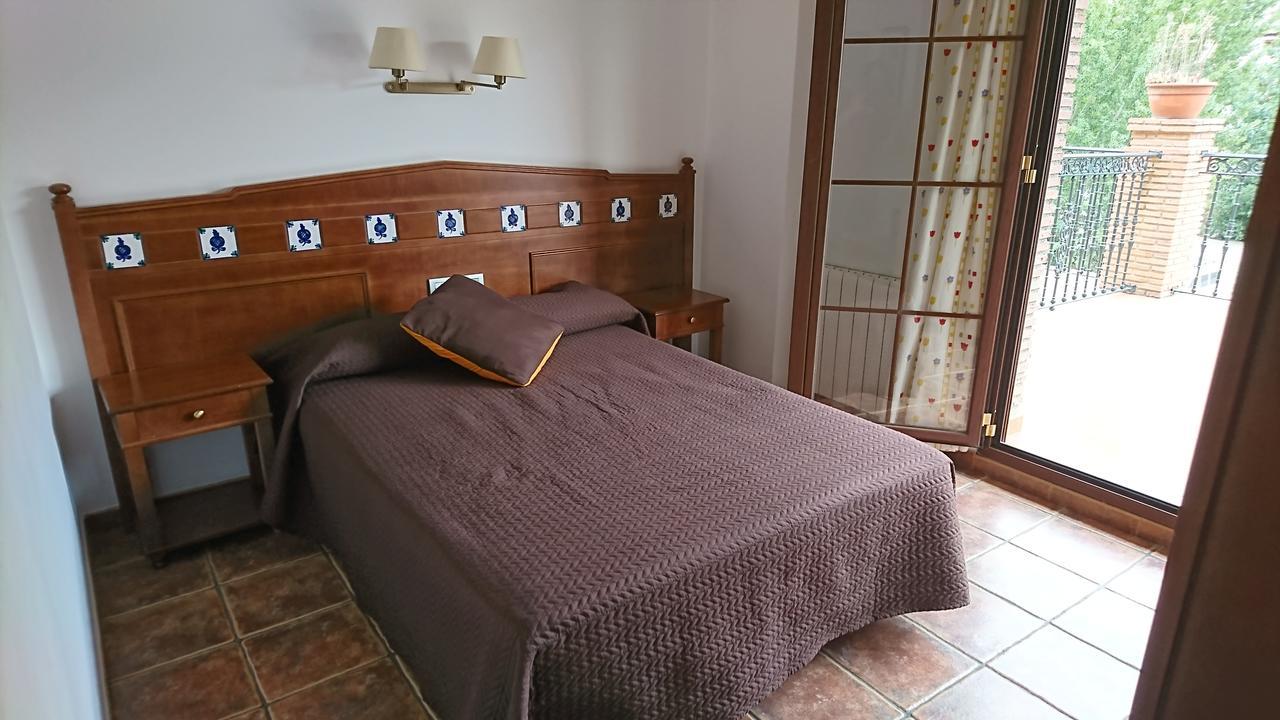 Hospederia Los Cahorros モナチル エクステリア 写真