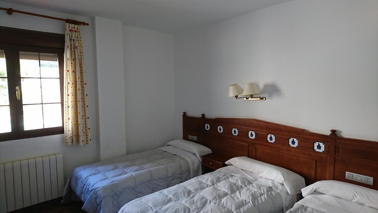 Hospederia Los Cahorros モナチル エクステリア 写真